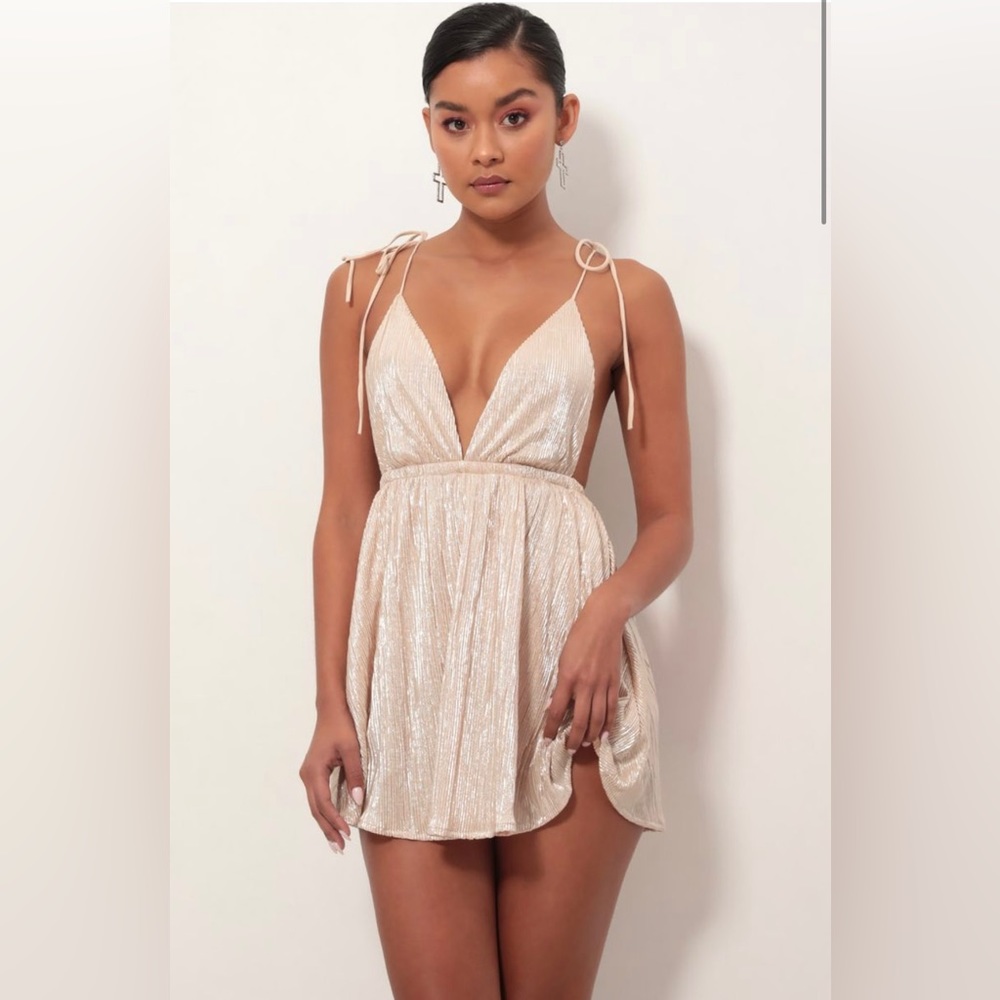 Lucy in the sky with diamonds skye shoulder tie romper dress in champagne XS